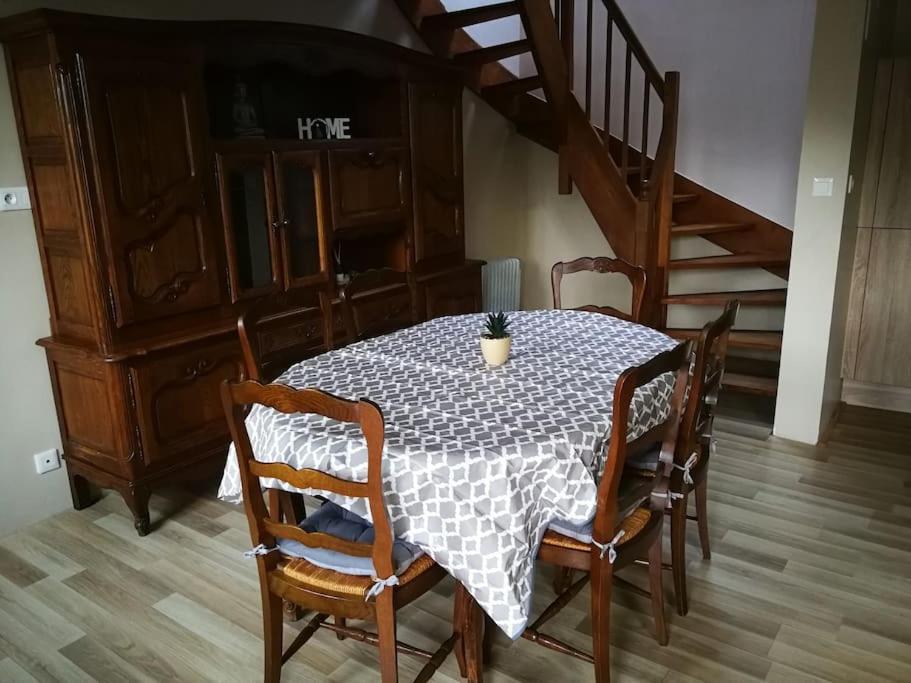 Maison Les Vieilles Cours Blosville Extérieur photo